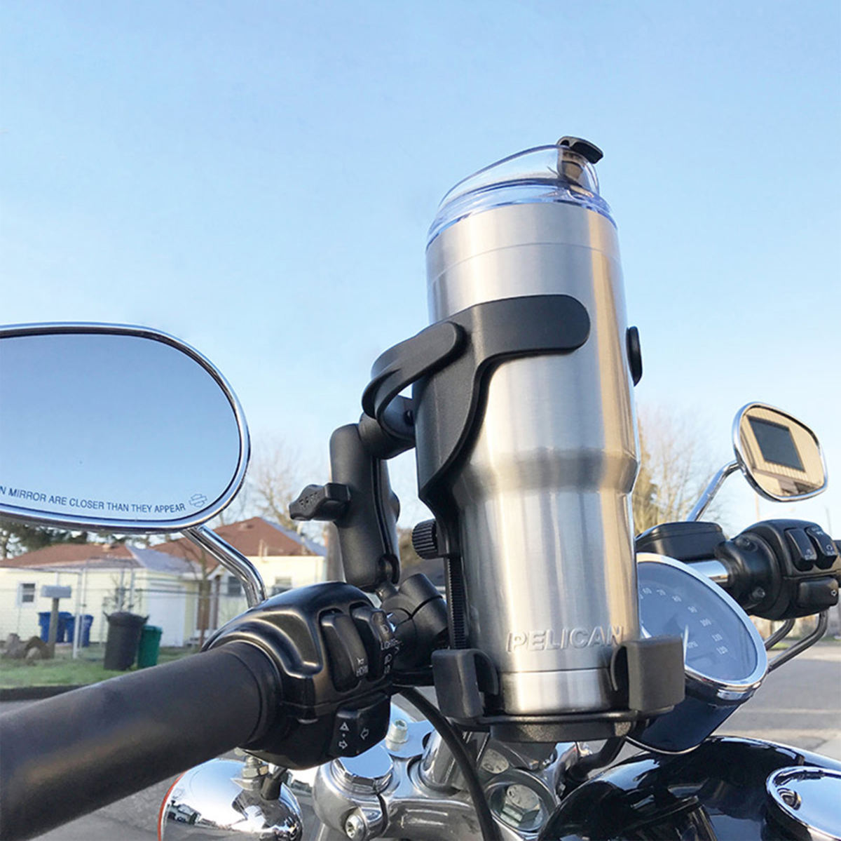 Never leave a good drink behind. The RAM Level Cup XL 32oz drink holder with B-size 1” ball connects to any B-size RAM socket to give users a custom spot to holster their beverage. Great for many use cases.