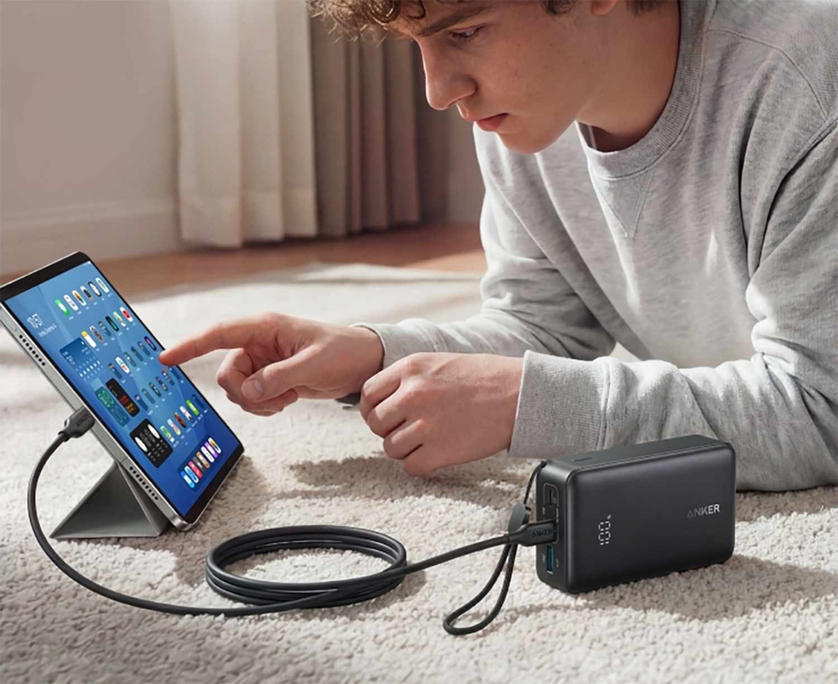 Anker - 10000mAh 30W Compact Portable Battery Black