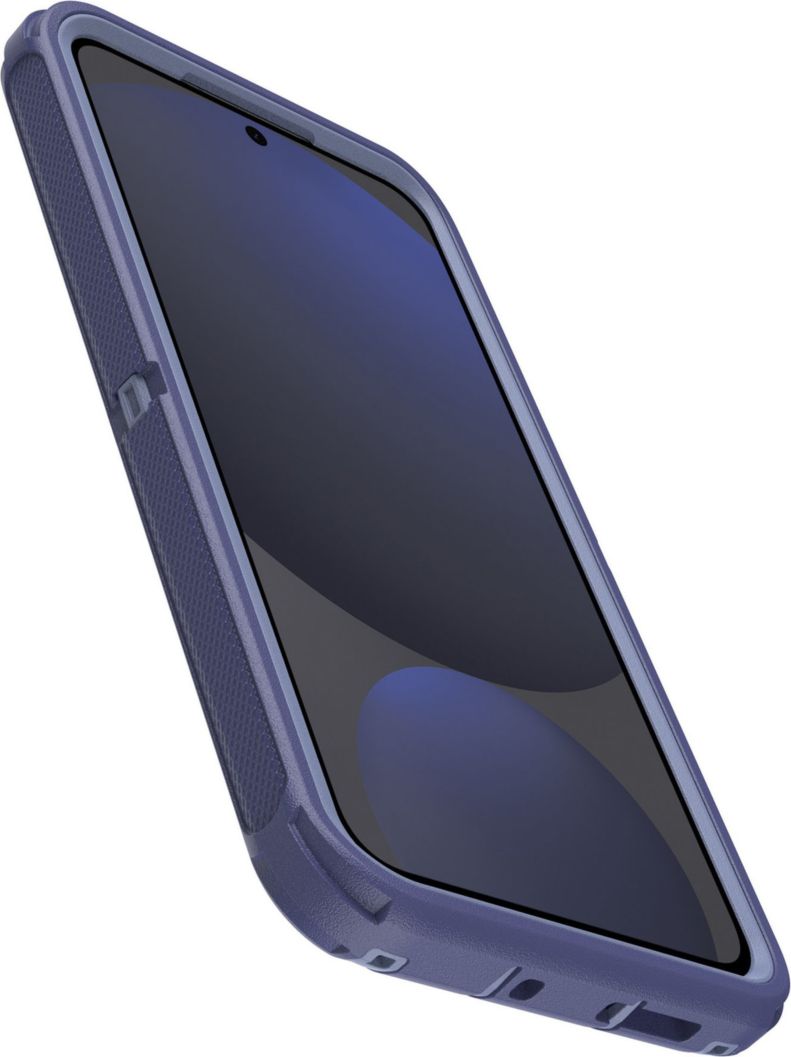 The OtterBox Commuter Series case fits in pockets offering a slim yet tough look and beats the daily grind.