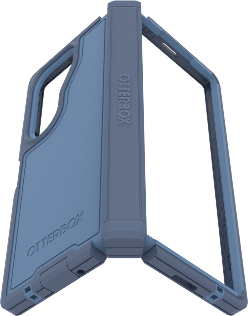 <p>Designed with both premium protection and functionality in mind, the OtterBox Defender XT series case boasts a cutting-edge form factor to guard a foldable device against drops, scrapes, and dings.</p>