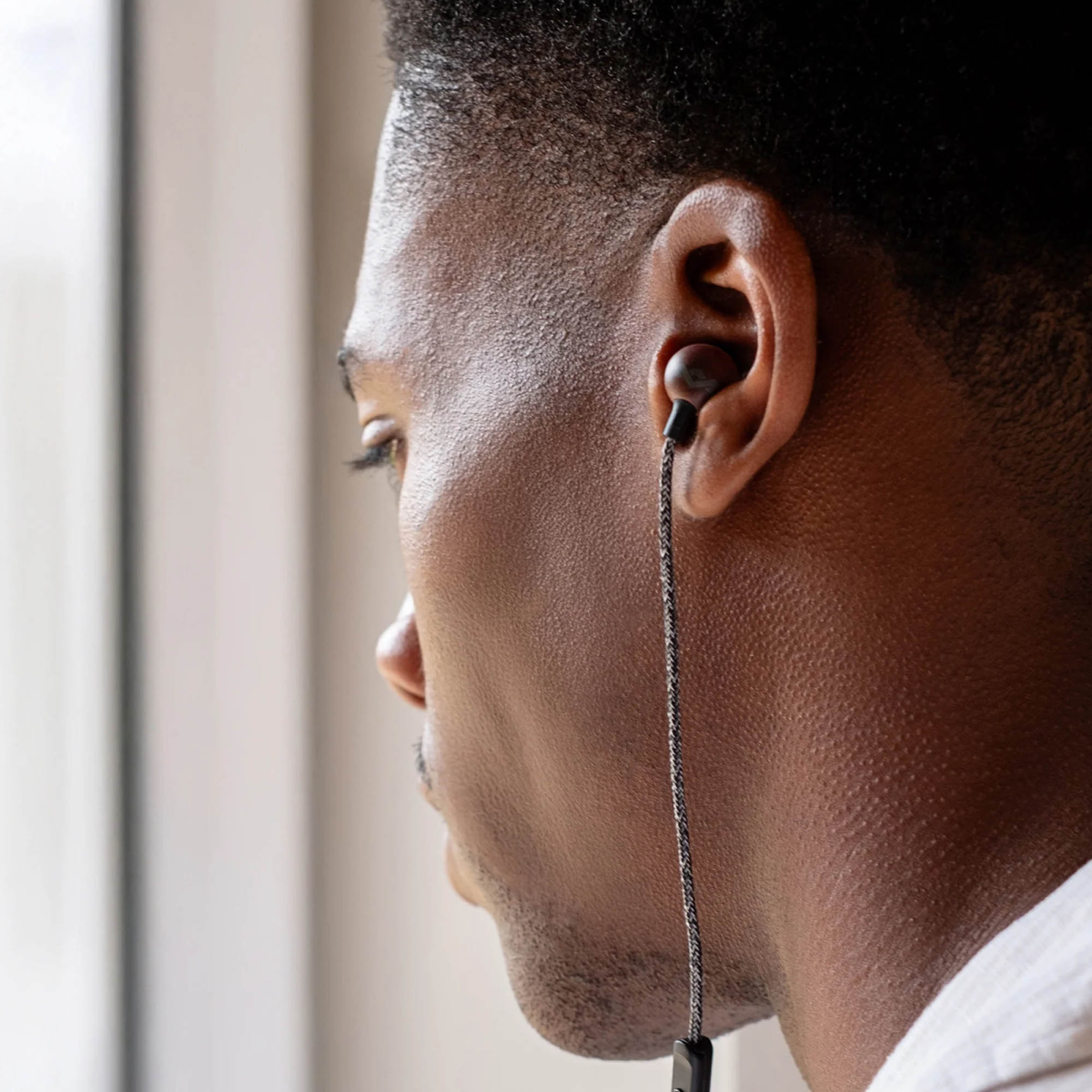 The House of Marley Smile Jamaica USB-C earbuds deliver clear, powerful sound with plug-and-play convenience, a tangle-resistant cable, in-line mic, and sustainably crafted materials for reliable everyday listening.
