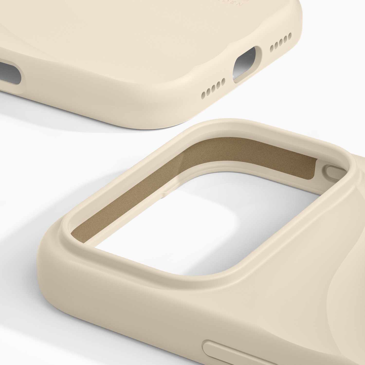 Ideal of Sweden - Coque MagSafe Soft Swirl « Cloud Dancer » pour iPhone 18 Pro Max/17 Pro Max