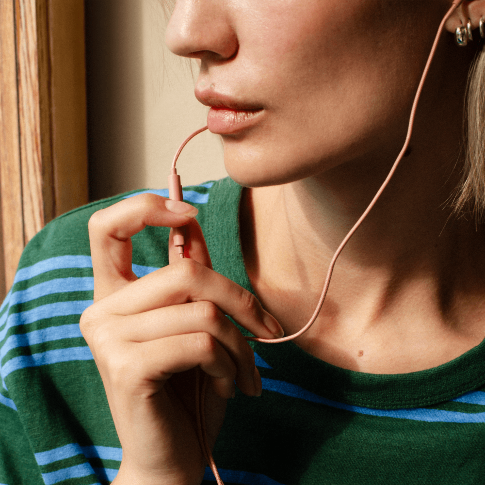 Sudio - V3s Essential Wired Earbuds - Pink