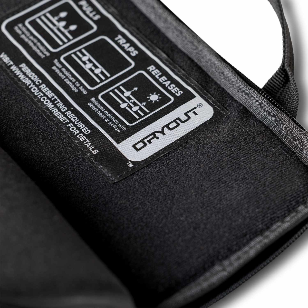Urban Armor Gear (UAG) - Housse pour portable Dryout Ulti 16 po - Noir