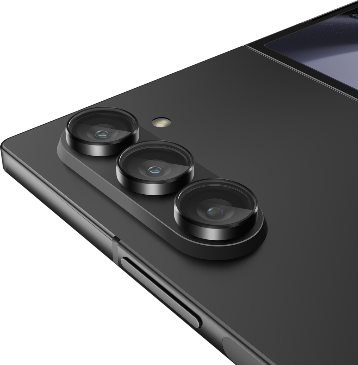 Engineered for every day— the Pelican Aluminum Ring Lens Protector features durable double-tempered glass to keep the camera lens safe from scratches and cracks.