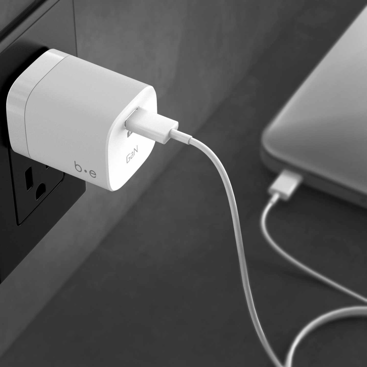 Blu Element BETPBMIP1611 Ensemble de Protection Totale MagSafe avec Chargeur 30W pour iPhone 16
