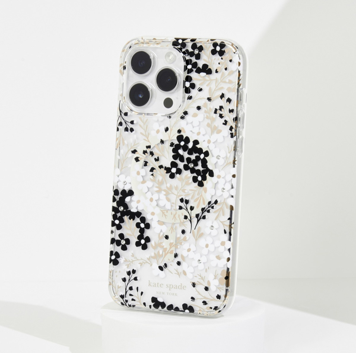 Fashion meets protection with the Kate Spade Protective Hardshell MagSafe series case, combining style with an impressive 10 ft drop protection and MagSafe compatibility.