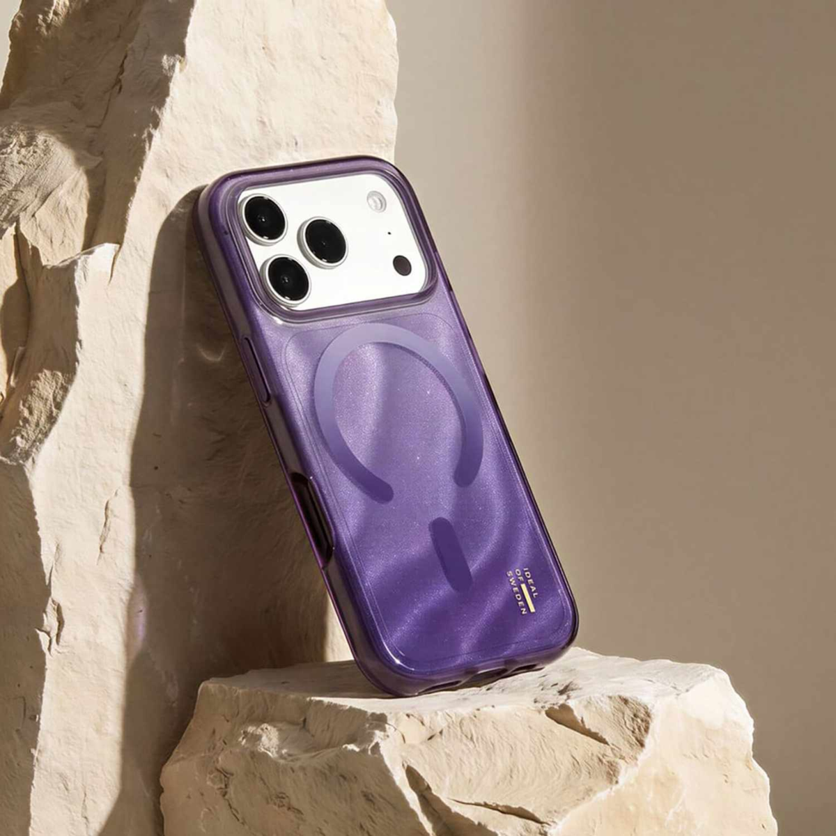 Ideal of Sweden - Coque MagSafe transparente « Cherry Crush » pour iPhone 18 Pro/17 Pro